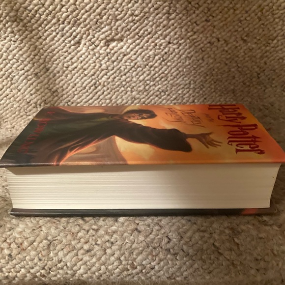 Book: Harry Potter and the Deathly Hallows, First Edition, July 2007 - Picture 3 of 16
